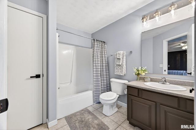 3113 W SUMMERBEND Court, Peoria, IL 61615