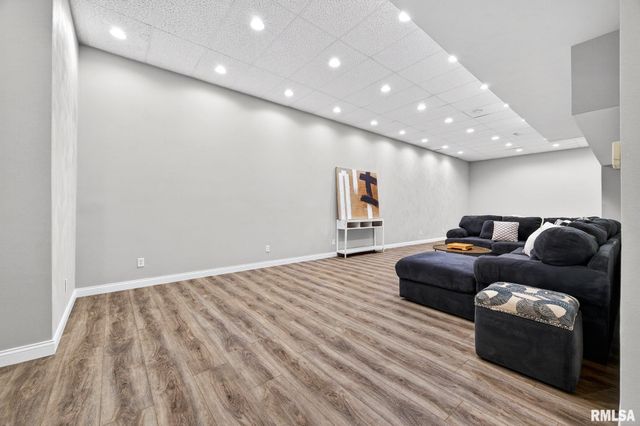 3113 W SUMMERBEND Court, Peoria, IL 61615