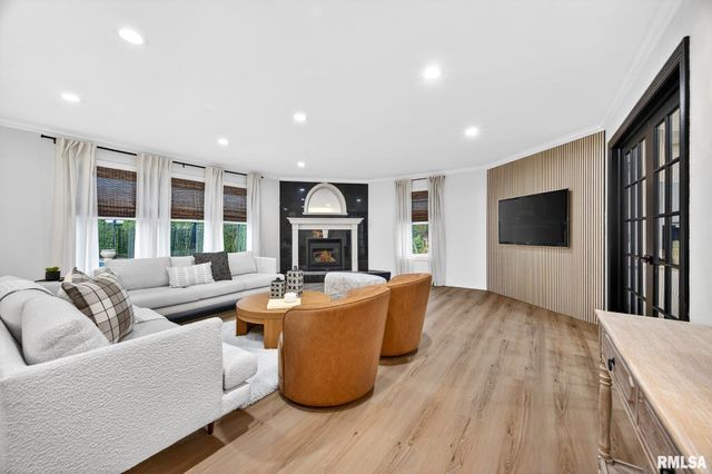 3113 W SUMMERBEND Court, Peoria, IL 61615