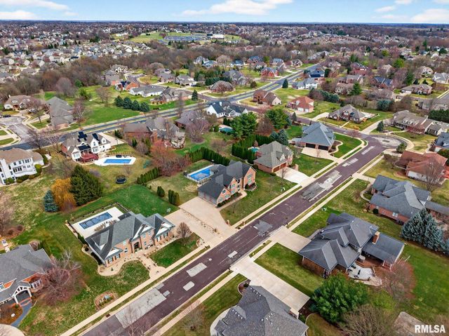 3113 W SUMMERBEND Court, Peoria, IL 61615