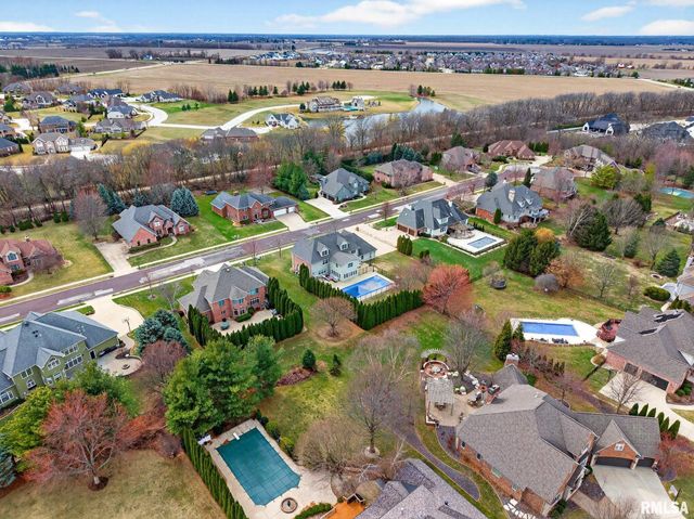 3113 W SUMMERBEND Court, Peoria, IL 61615