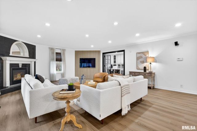 3113 W SUMMERBEND Court, Peoria, IL 61615