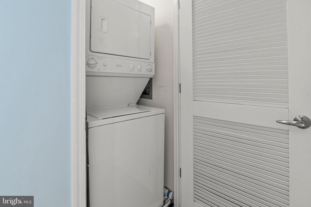 Image 13 of property listing at 5750 BOU AVE #1004, Rockville, MD 20852