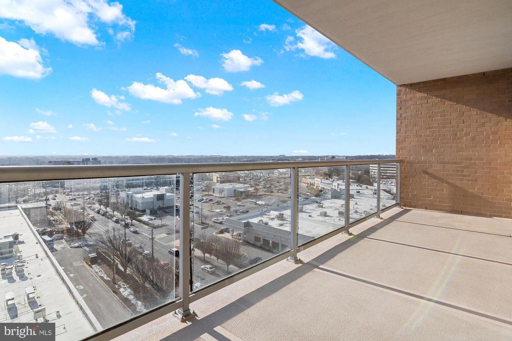 Image 14 of property listing at 5750 BOU AVE #1004, Rockville, MD 20852