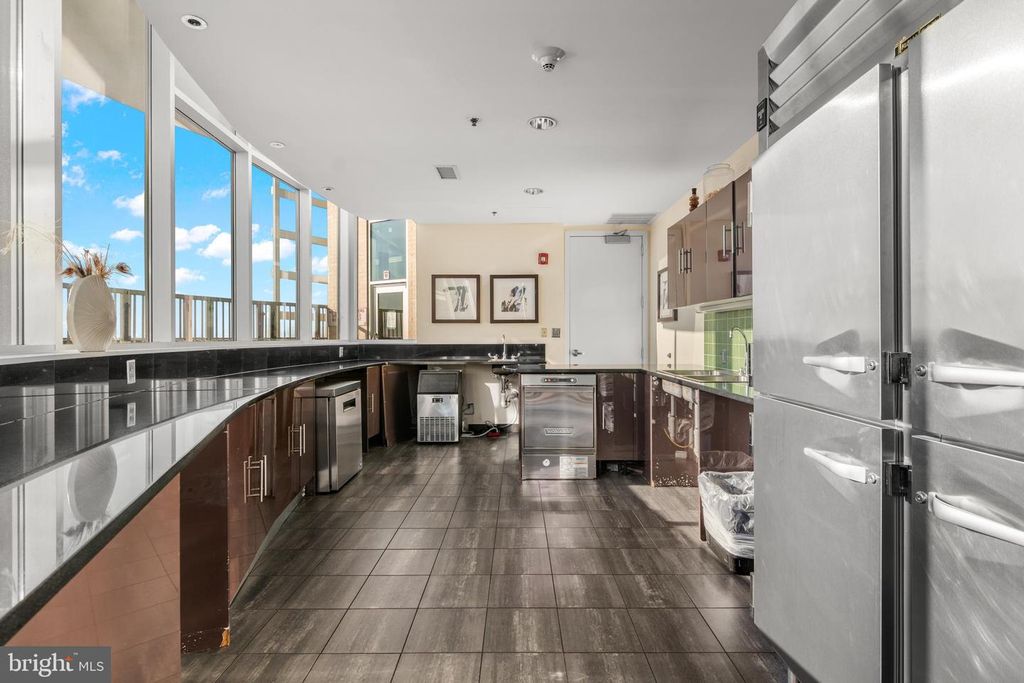 Image 18 of property listing at 5750 BOU AVE #1004, Rockville, MD 20852