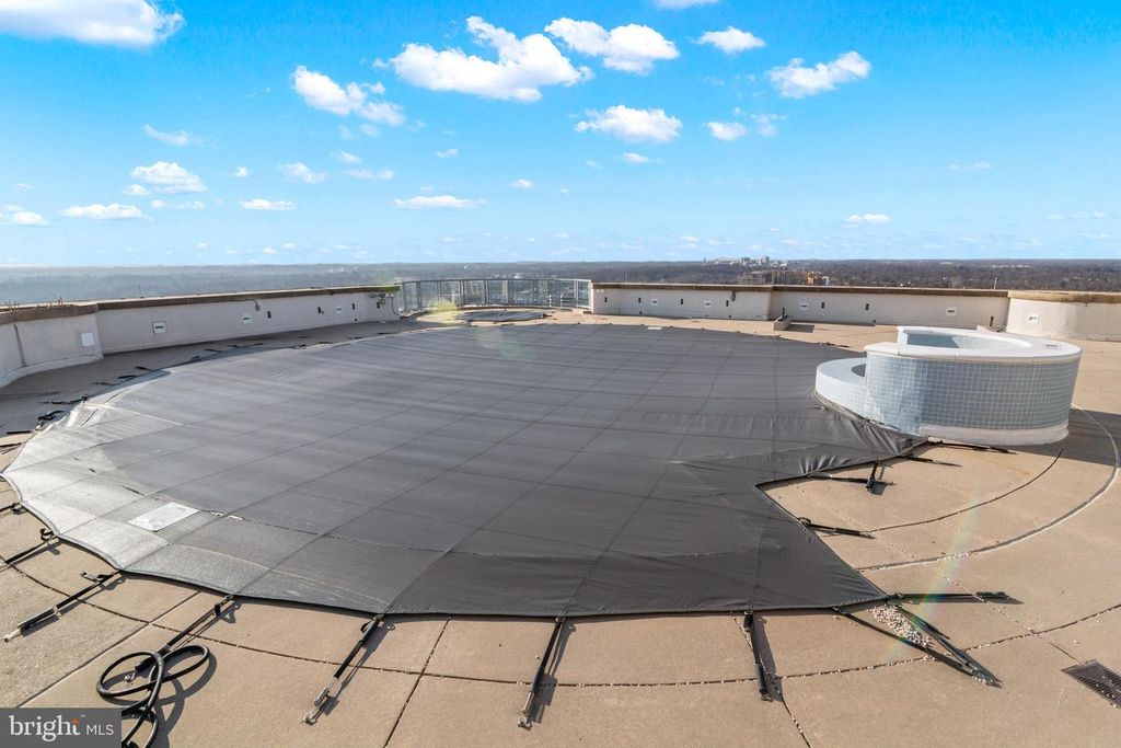 Image 19 of property listing at 5750 BOU AVE #1004, Rockville, MD 20852