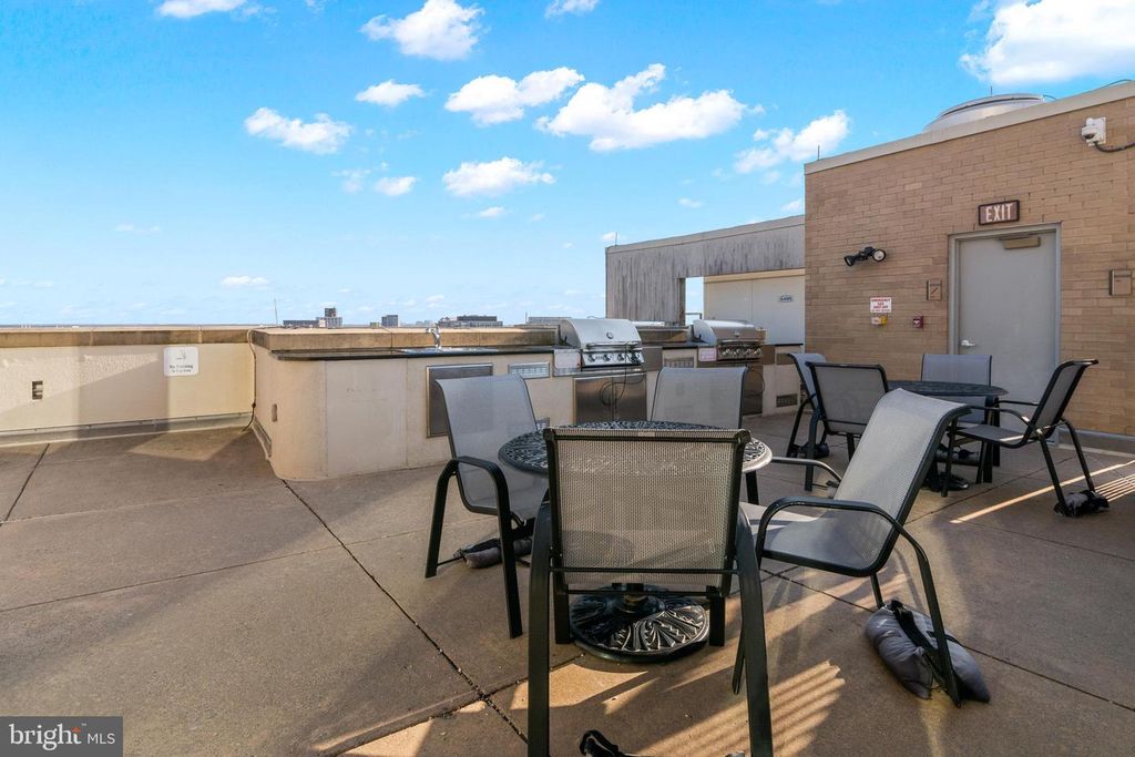 Image 20 of property listing at 5750 BOU AVE #1004, Rockville, MD 20852