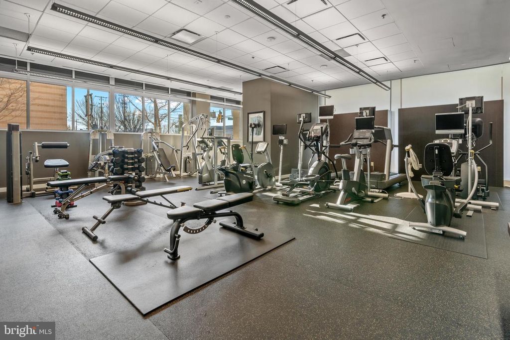 Image 23 of property listing at 5750 BOU AVE #1004, Rockville, MD 20852