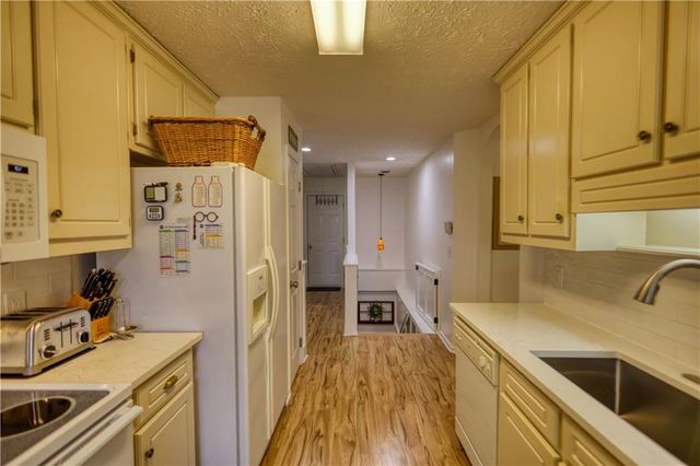 1248 Rockview Court, Loganville, GA 30052