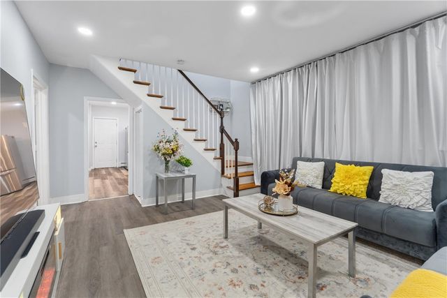 179 WOODWARD Avenue, East Providence, RI 02914