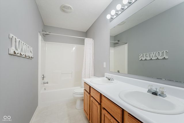 19145 Roudebush Boulevard, Noblesville, IN 46060