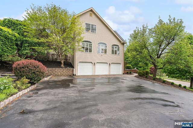 51 Nicole Drive, Denville Township, NJ 07834