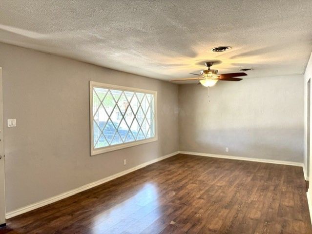 3912 Shawnee Trail, Lake Worth, TX 76135