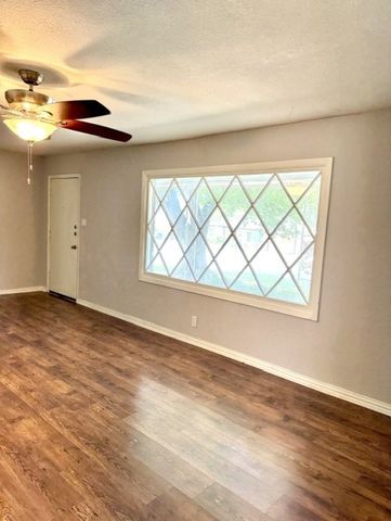 3912 Shawnee Trail, Lake Worth, TX 76135