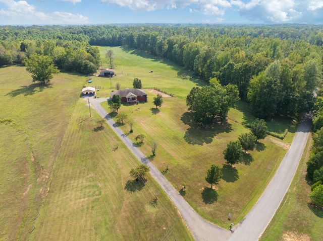 1354 Brandon Rd, Huntingdon, TN 38344
