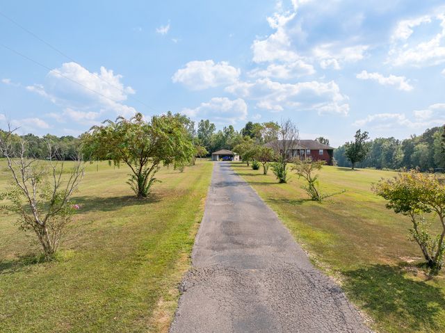 1354 Brandon Rd, Huntingdon, TN 38344