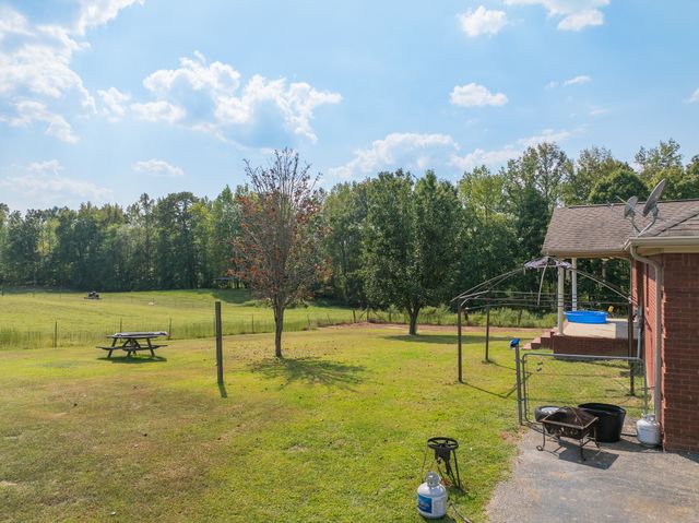 1354 Brandon Rd, Huntingdon, TN 38344