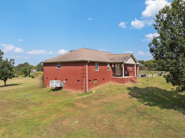 1354 Brandon Rd, Huntingdon, TN 38344