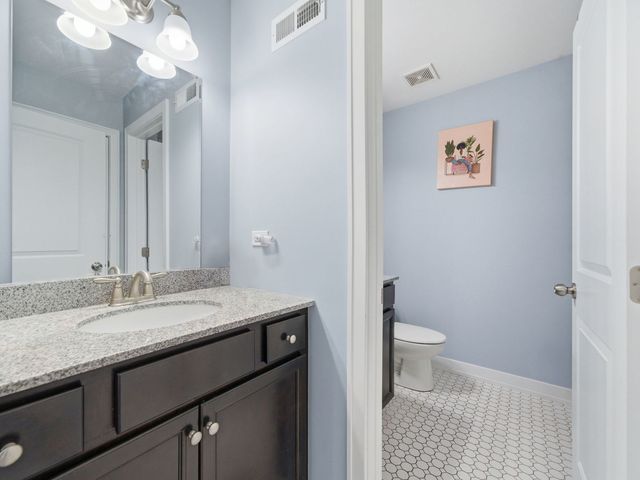 20913 Lakewoods Lane, Shorewood, IL 60404