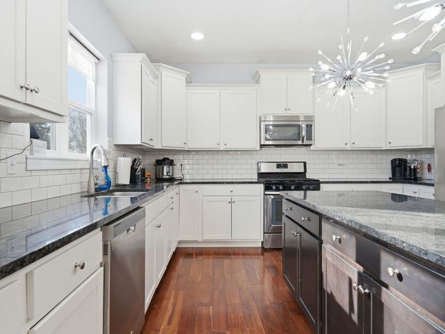 20913 Lakewoods Lane, Shorewood, IL 60404