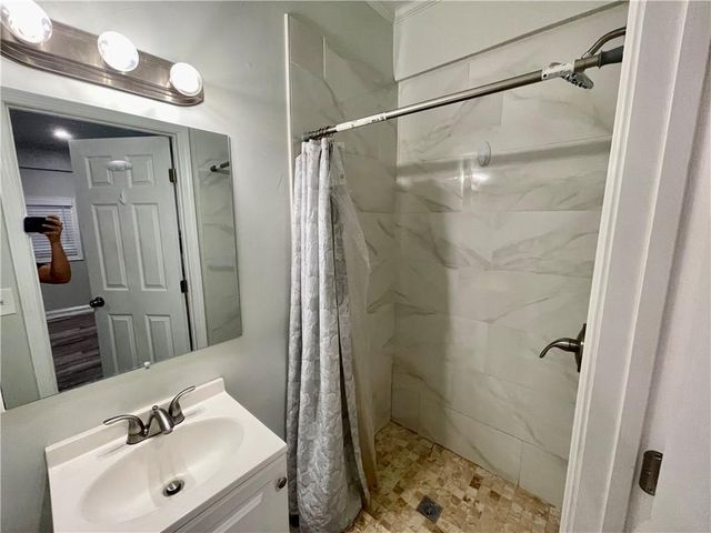 6068 Tracy Valley Drive, Norcross, GA 30093