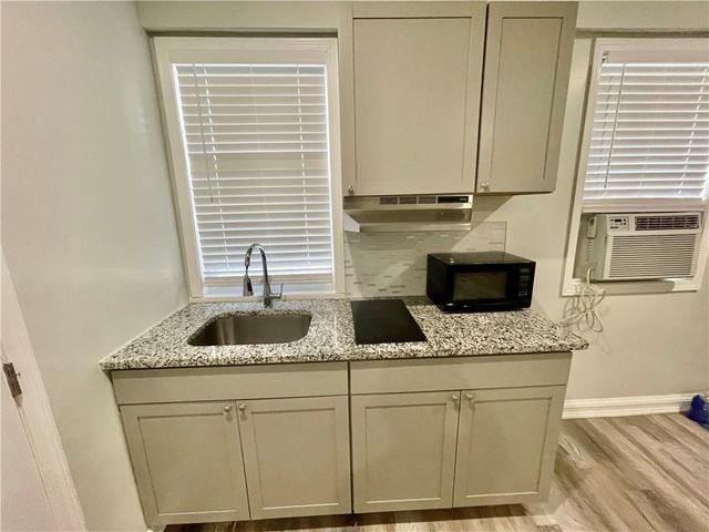 6068 Tracy Valley Drive, Norcross, GA 30093