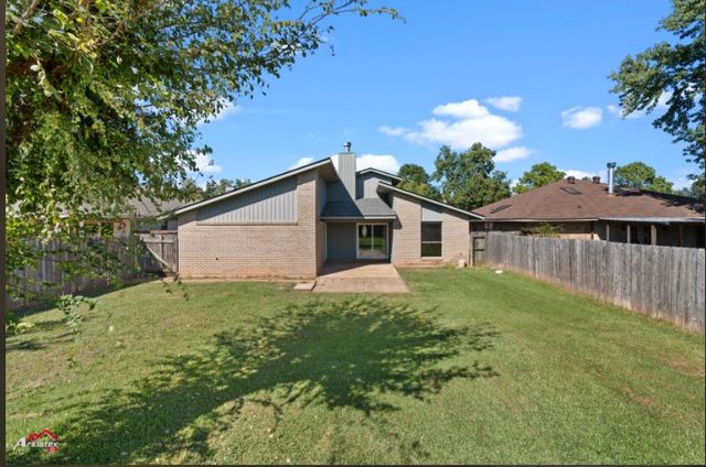 107 S Parkridge Drive, Benton, LA 71006