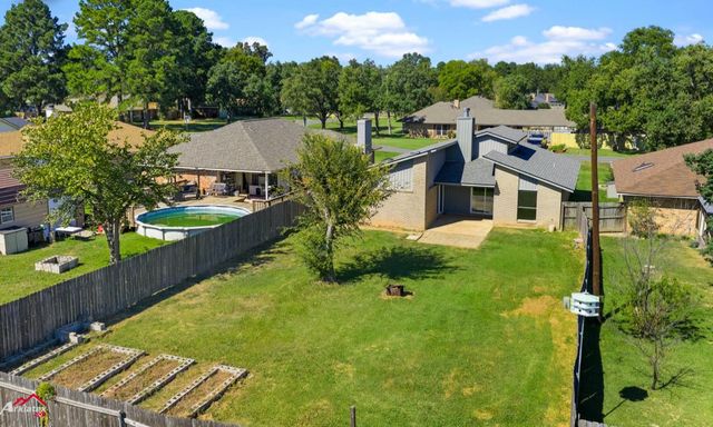 107 S Parkridge Drive, Benton, LA 71006