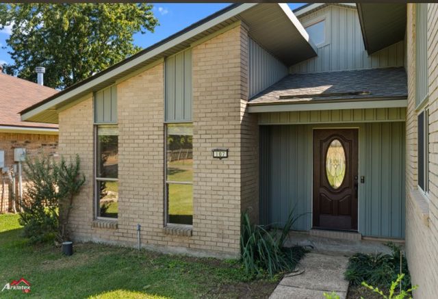 107 S Parkridge Drive, Benton, LA 71006