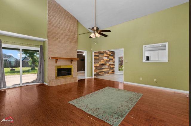 107 S Parkridge Drive, Benton, LA 71006