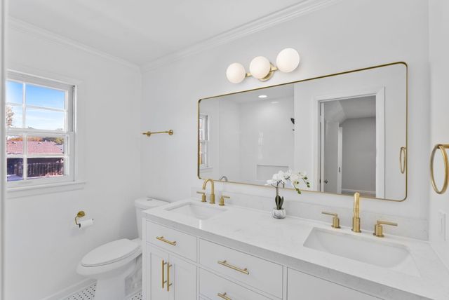 8322 Limerick St, Wichita, KS 67206