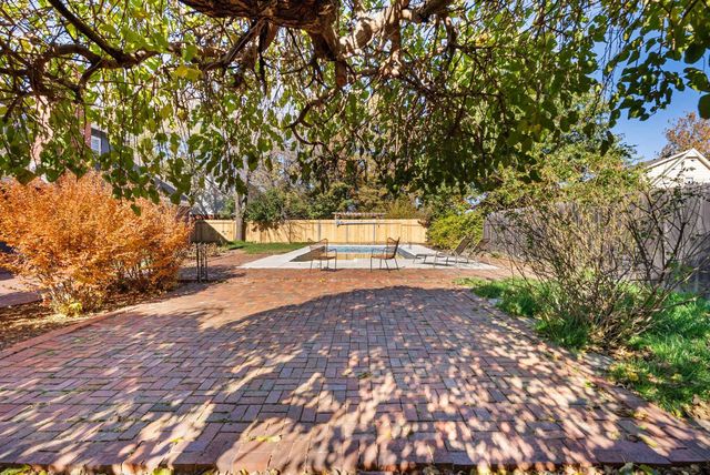 8322 Limerick St, Wichita, KS 67206