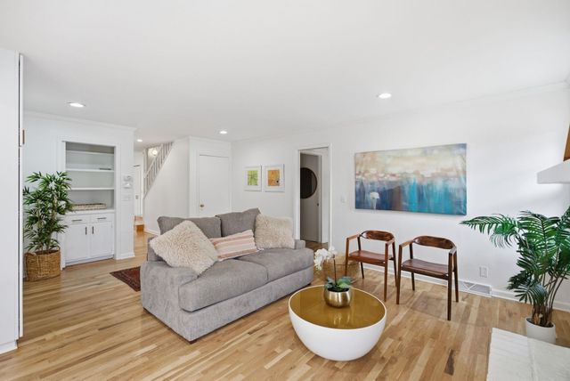 8322 Limerick St, Wichita, KS 67206