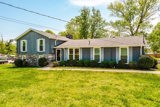 823 Cumberland Hills Dr, Hendersonville, TN 37075