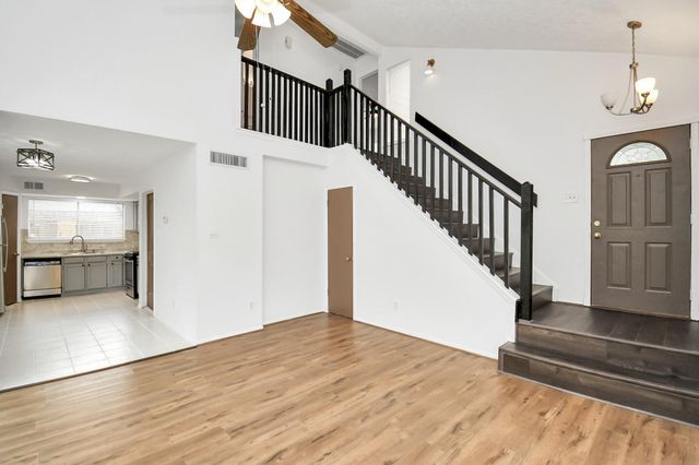 1111 W Brompton Drive, Pearland, TX 77584