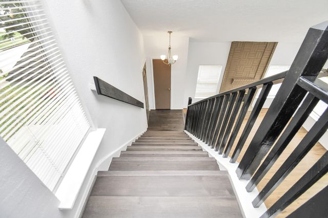 1111 W Brompton Drive, Pearland, TX 77584