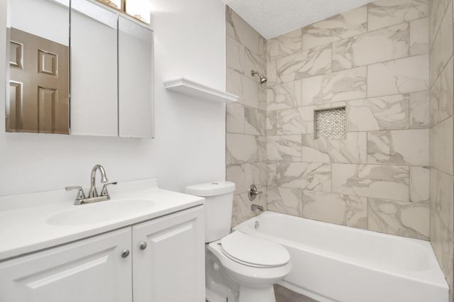 1111 W Brompton Drive, Pearland, TX 77584