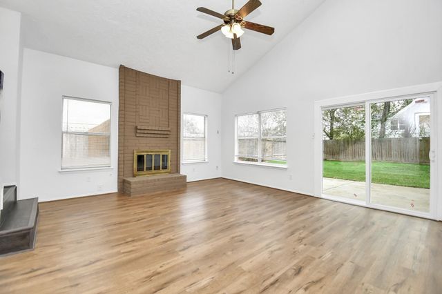 1111 W Brompton Drive, Pearland, TX 77584