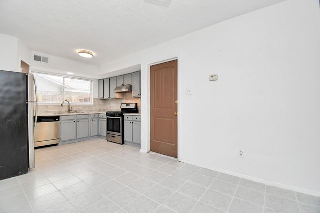 1111 W Brompton Drive, Pearland, TX 77584