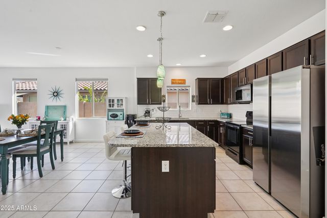 13554 W BRILES Road, Peoria, AZ 85383