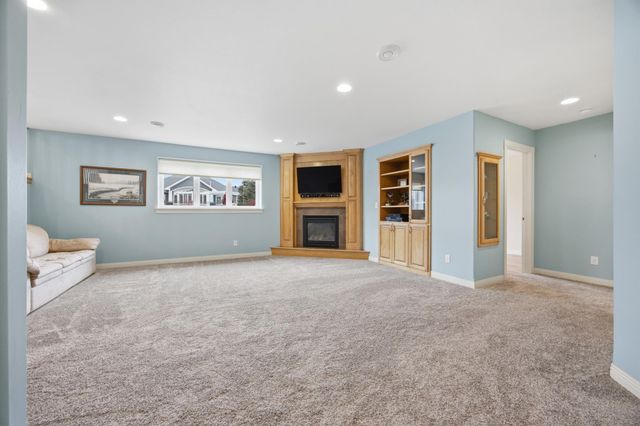 4195 Furnberg Place S, Fargo, ND 58104