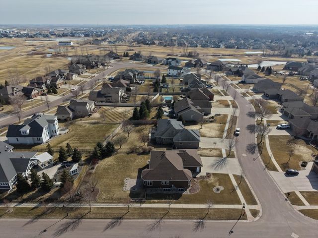 4195 Furnberg Place S, Fargo, ND 58104