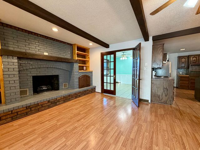 1018 S Lillian Avenue, Bolivar, MO 65613