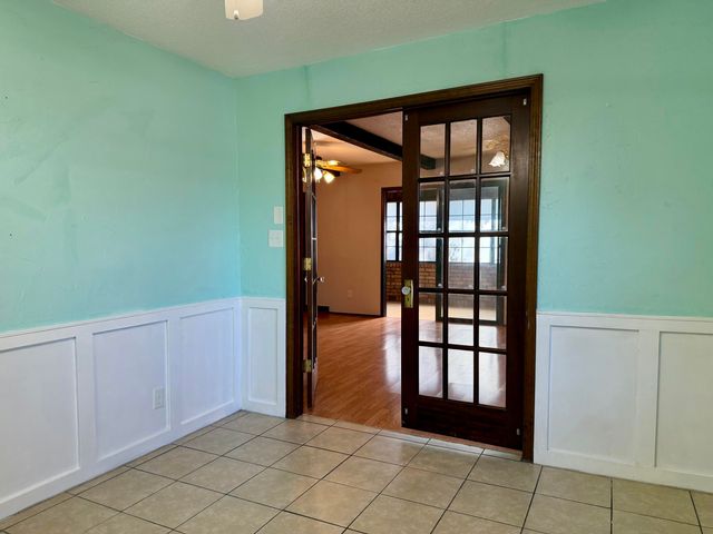 1018 S Lillian Avenue, Bolivar, MO 65613