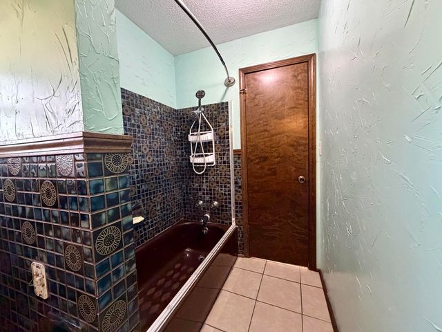 1018 S Lillian Avenue, Bolivar, MO 65613