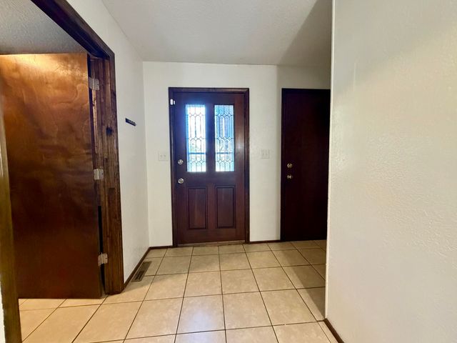 1018 S Lillian Avenue, Bolivar, MO 65613