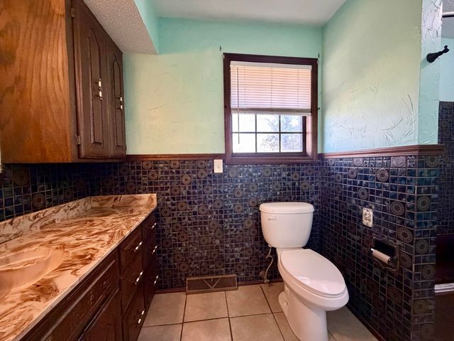 1018 S Lillian Avenue, Bolivar, MO 65613