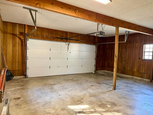 1018 S Lillian Avenue, Bolivar, MO 65613