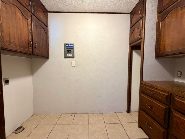 1018 S Lillian Avenue, Bolivar, MO 65613