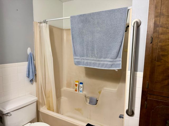 1018 S Lillian Avenue, Bolivar, MO 65613